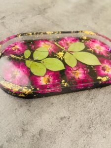 Resin accessory tray filled with real dry flowers